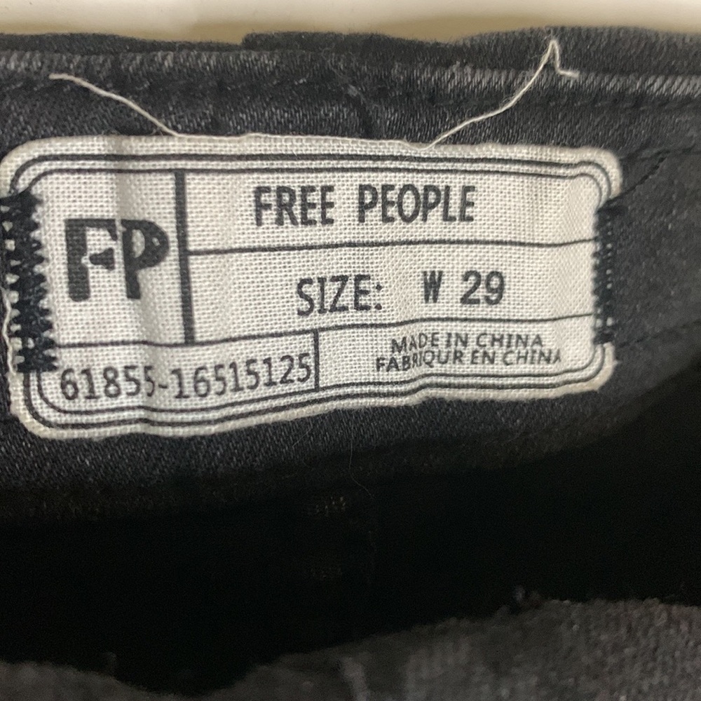 Free People High Waisted Cropped Bootcut in Black Wash pull on Jeans - Picture 8 of 8